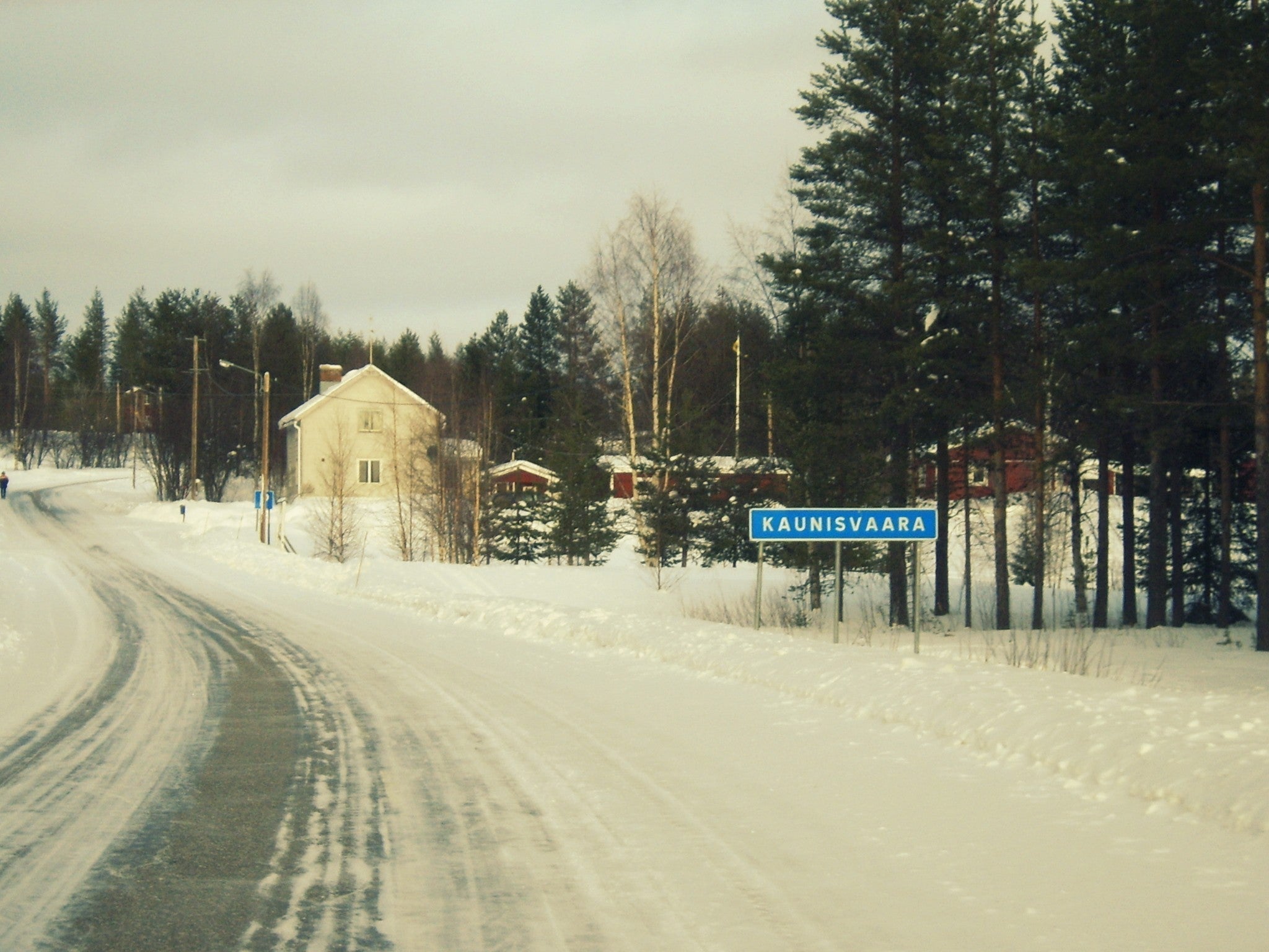 Kaunisvaaralaisitten hunteerinkiä kruualiikheestä ja meänkielestä